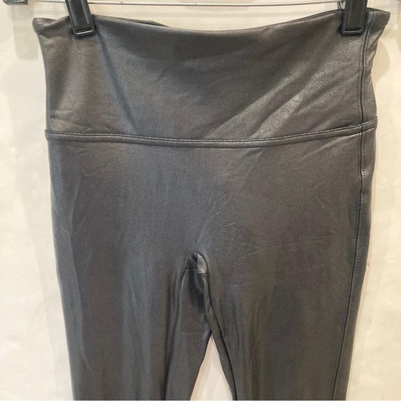 Spanx smoothing faux leather leggings Size small - Picture 7 of 10